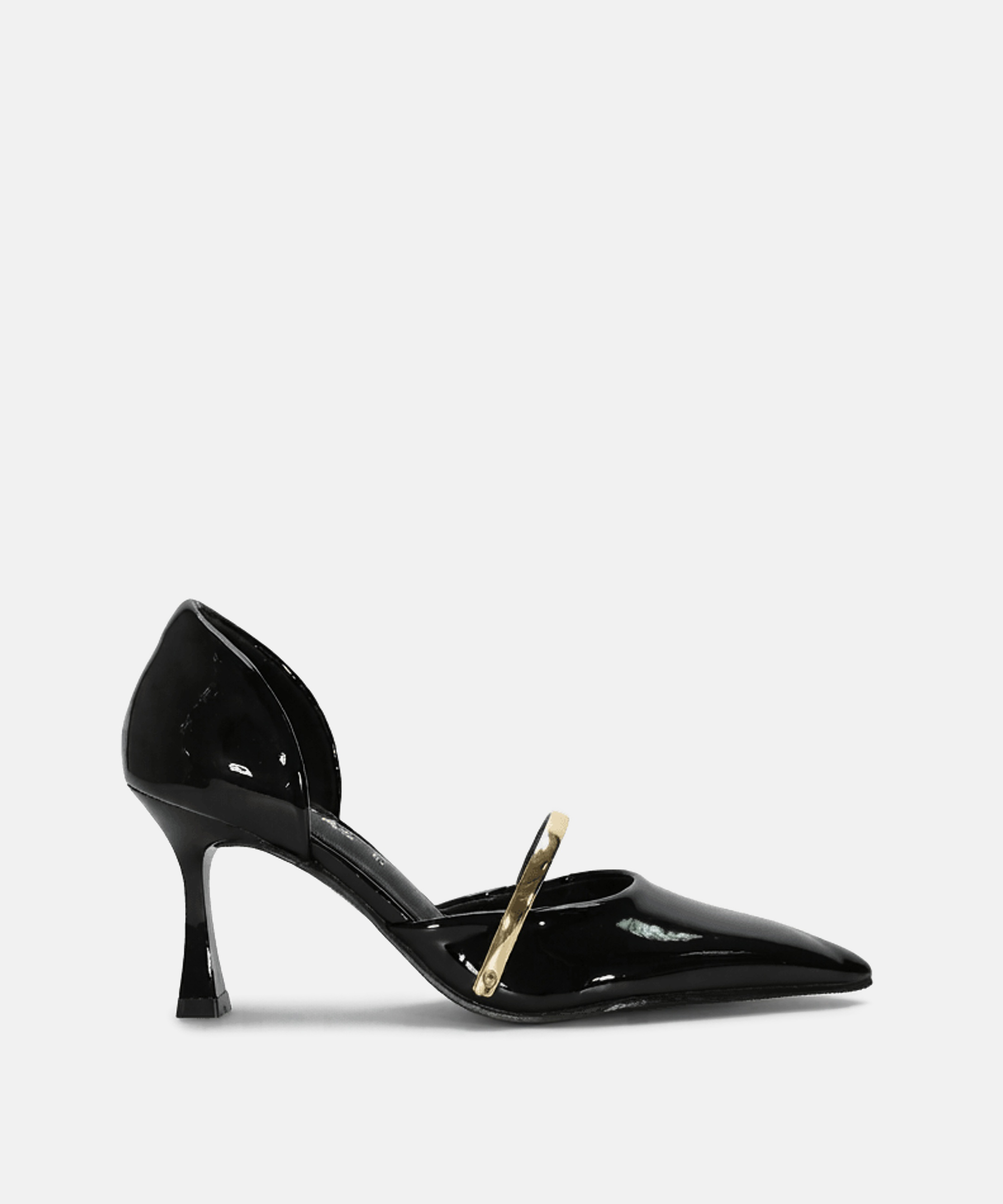 Zapato tac&oacute;n tira met&aacute;lica